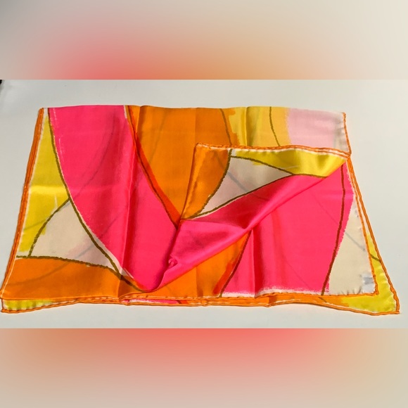 Vintage 1970s VERA NEUMANN Hand Rolled All Silk 44” x 15” Scarf Wrap Kerchief - Picture 12 of 16